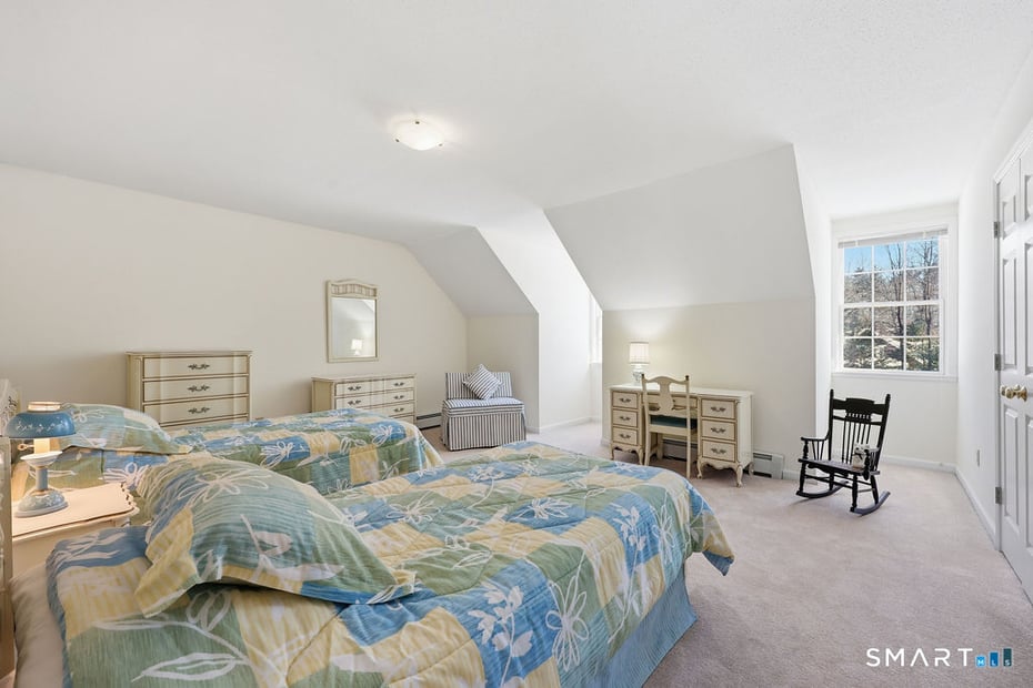 33 Westwood Drive Photo 29