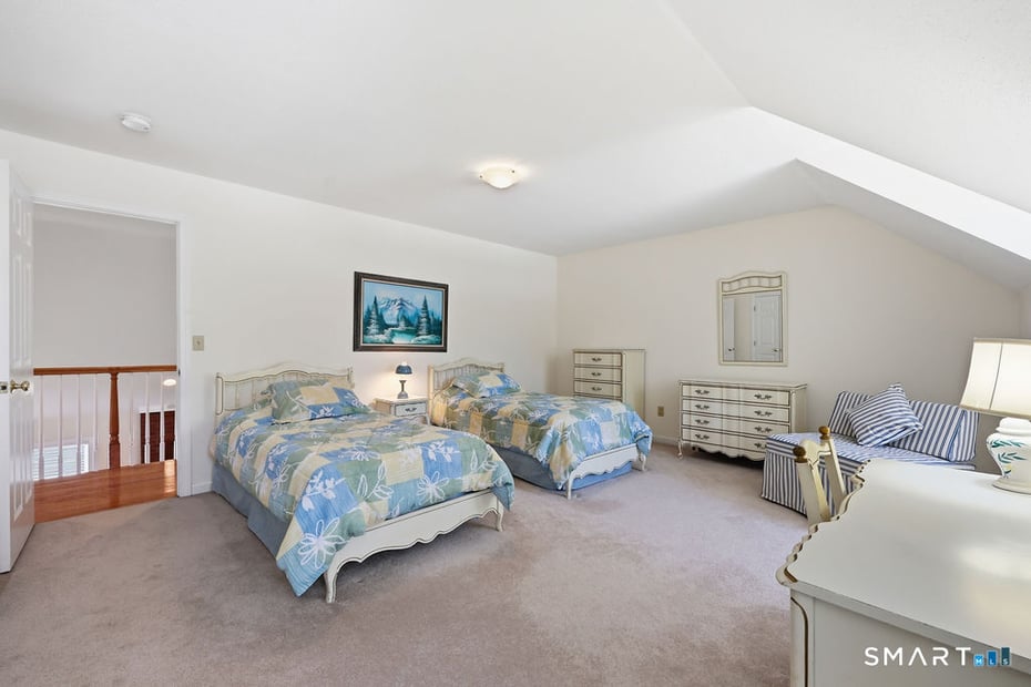 33 Westwood Drive Photo 30