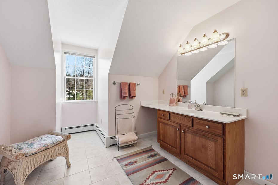 33 Westwood Drive Photo 31