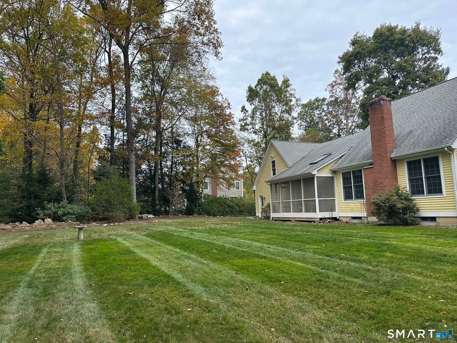 33 Westwood Drive Photo 38