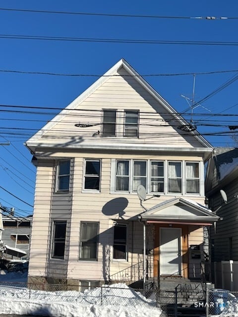 690 William Street Photo 1