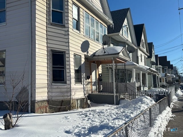 690 William Street Photo 3