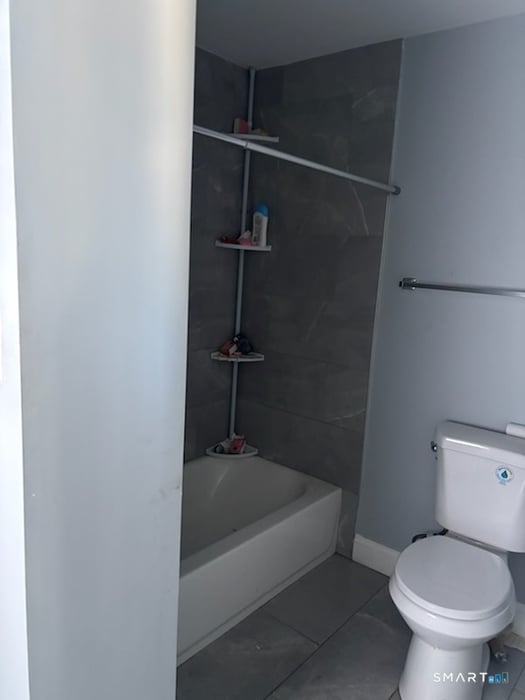 690 William Street Photo 17