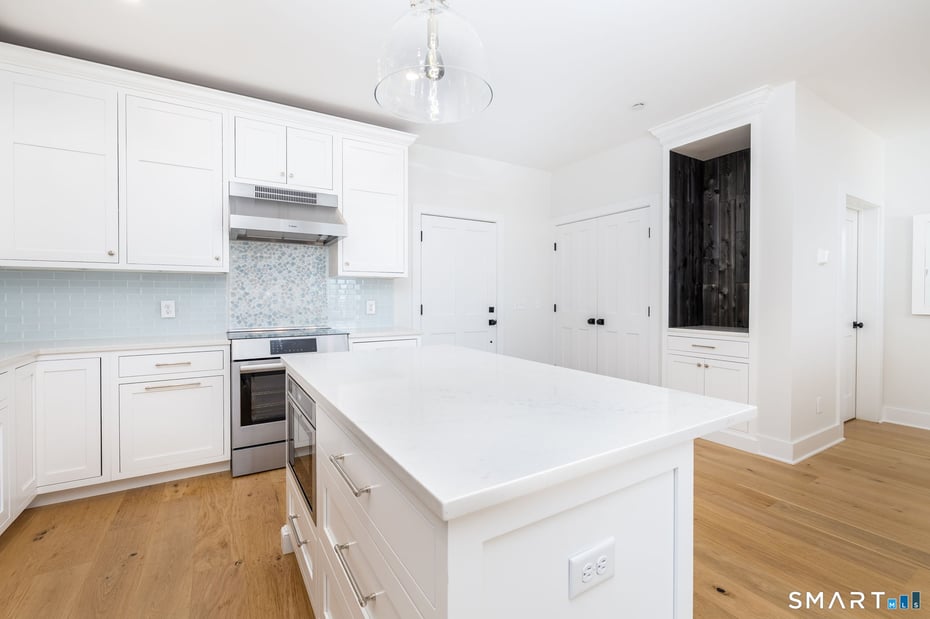 185 Main Street  #305 Photo 7