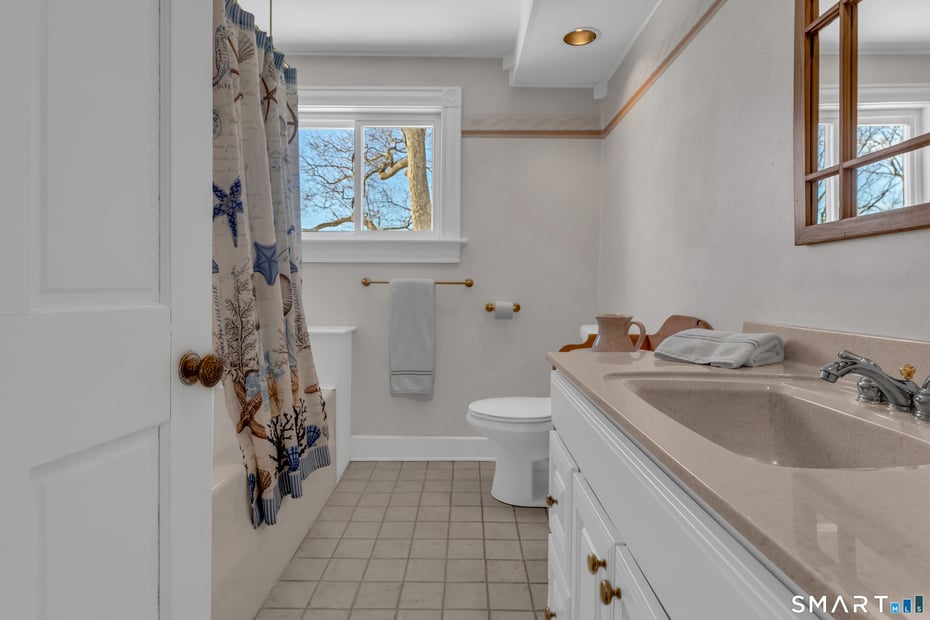 178 West Main Street Photo 21