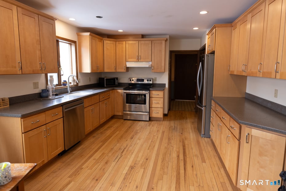 7 Hickory Hill Drive Photo 4