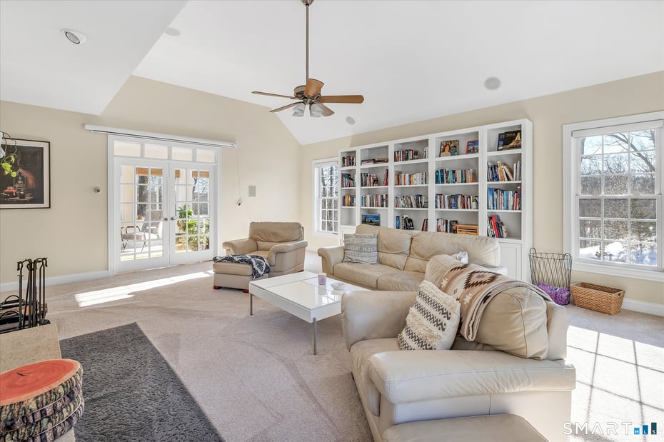 16 Scotch Pine Drive Photo 12