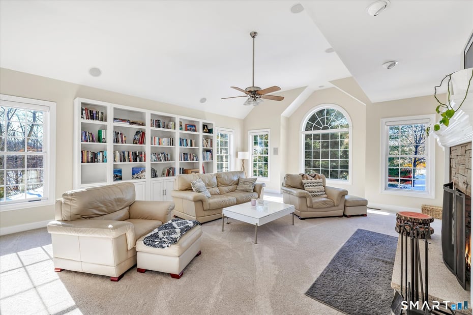 16 Scotch Pine Drive Photo 13