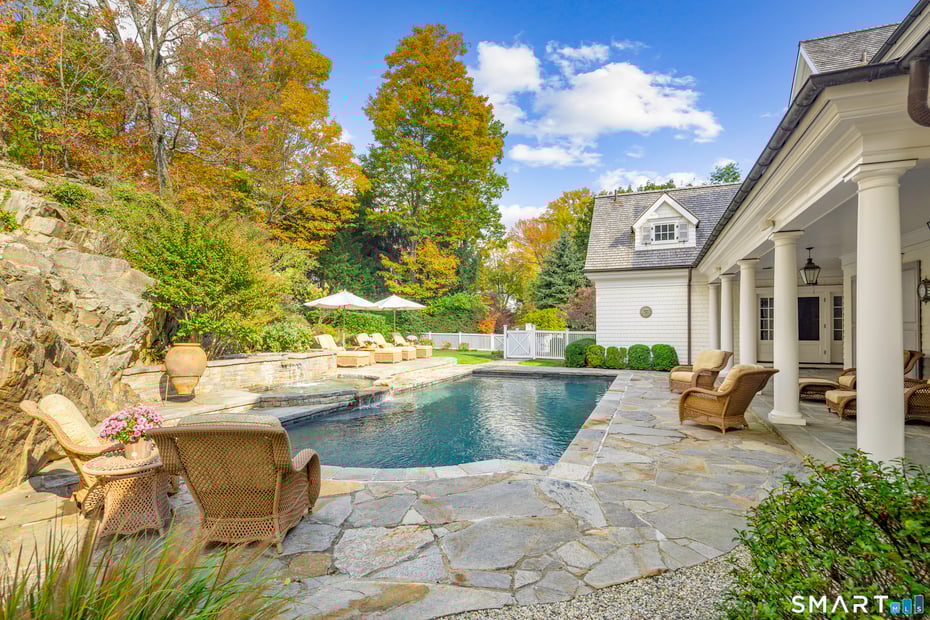 10 Cross Road Photo 15