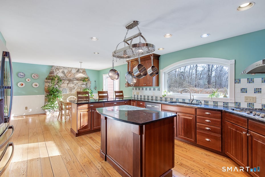 56 Penny Lane Photo 5