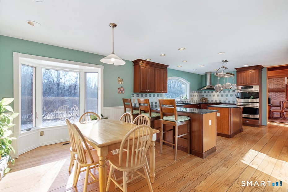 56 Penny Lane Photo 9