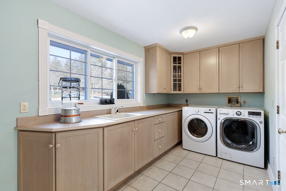 56 Penny Lane Photo 34