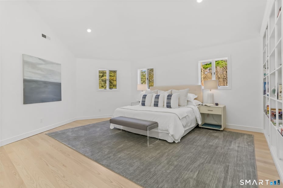 32 Buttonball Lane Photo 29