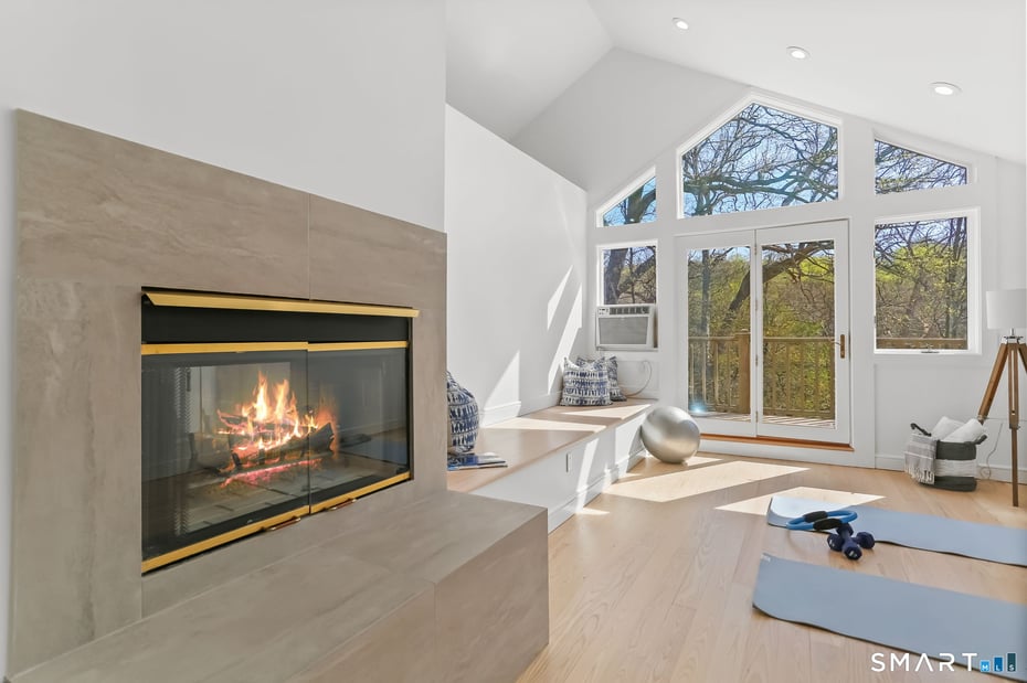 32 Buttonball Lane Photo 31