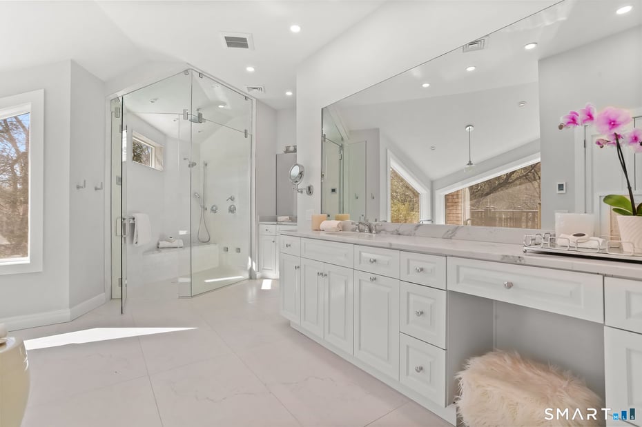 32 Buttonball Lane Photo 33