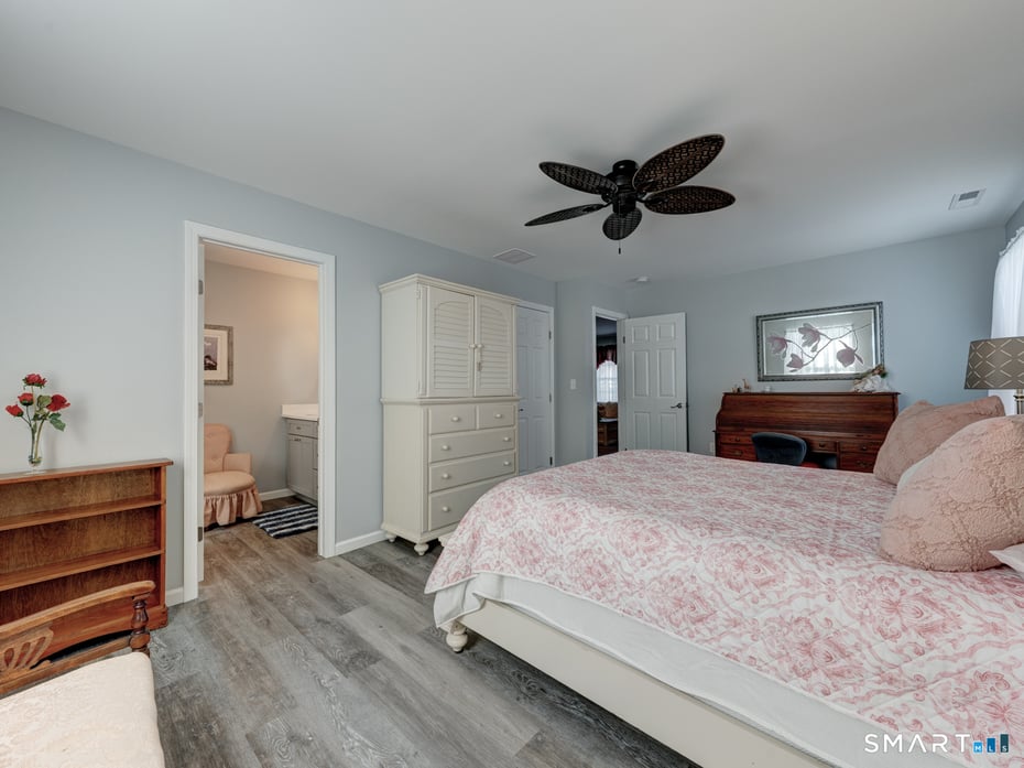 23 Hannah Way Photo 19