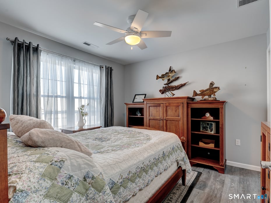 23 Hannah Way Photo 24