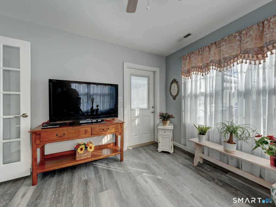 23 Hannah Way Photo 29