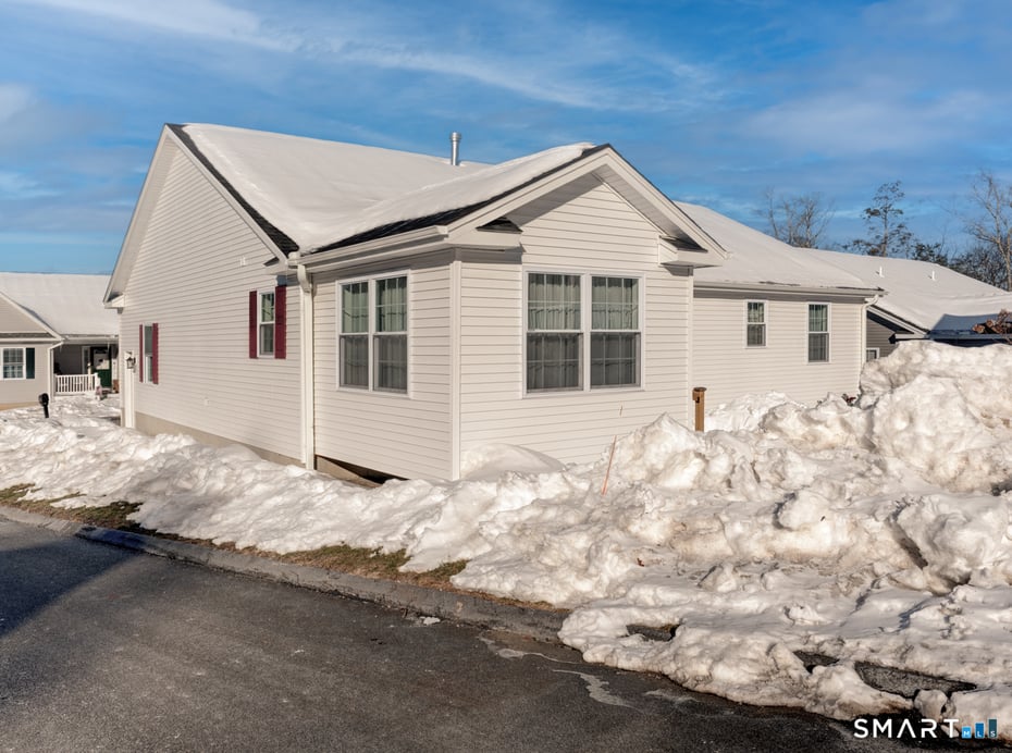 23 Hannah Way Photo 37