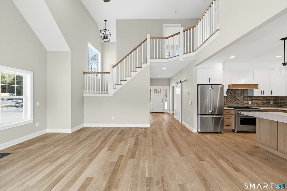 42 Holcomb Street Photo 6