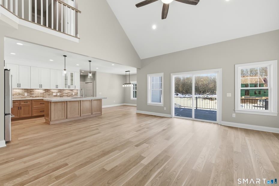 42 Holcomb Street Photo 9