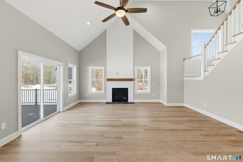 42 Holcomb Street Photo 11