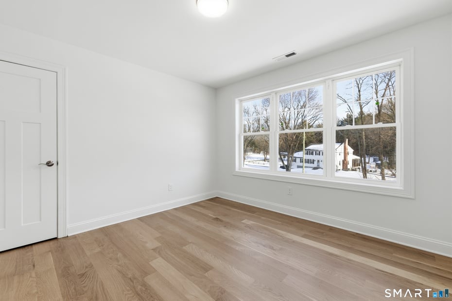 42 Holcomb Street Photo 28