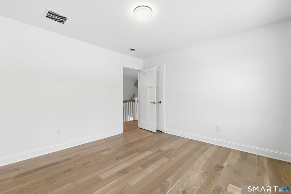 42 Holcomb Street Photo 29