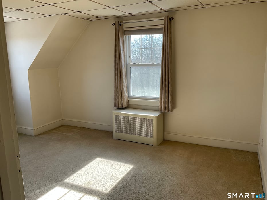 405 Mohegan Avenue Parkway Photo 6