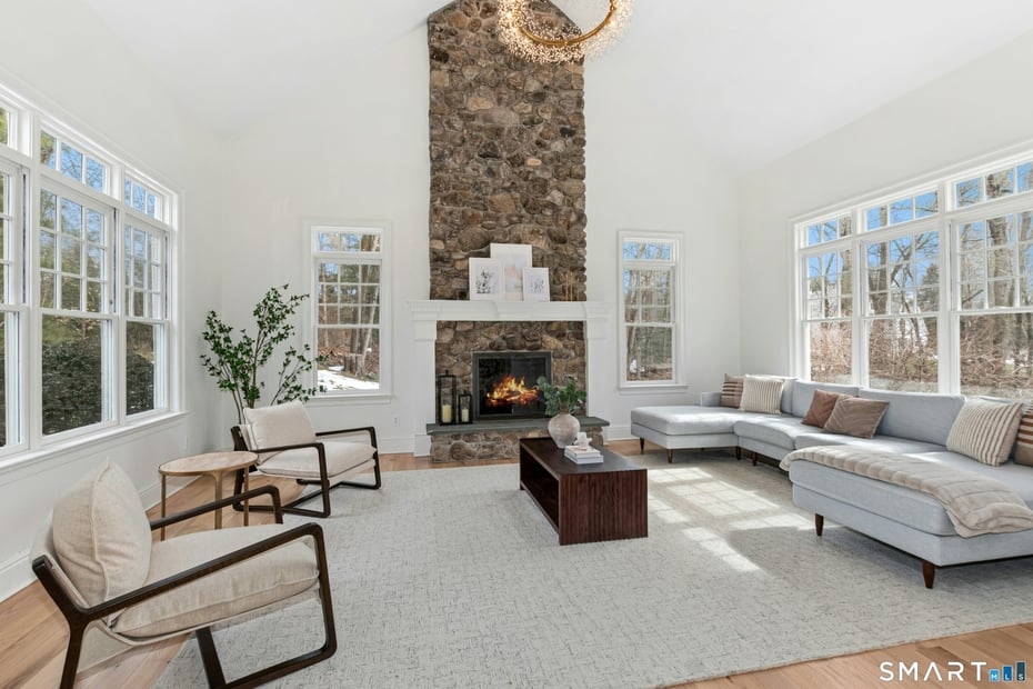 7 Homeward Lane Photo 6