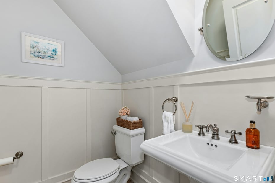 7 Homeward Lane Photo 14