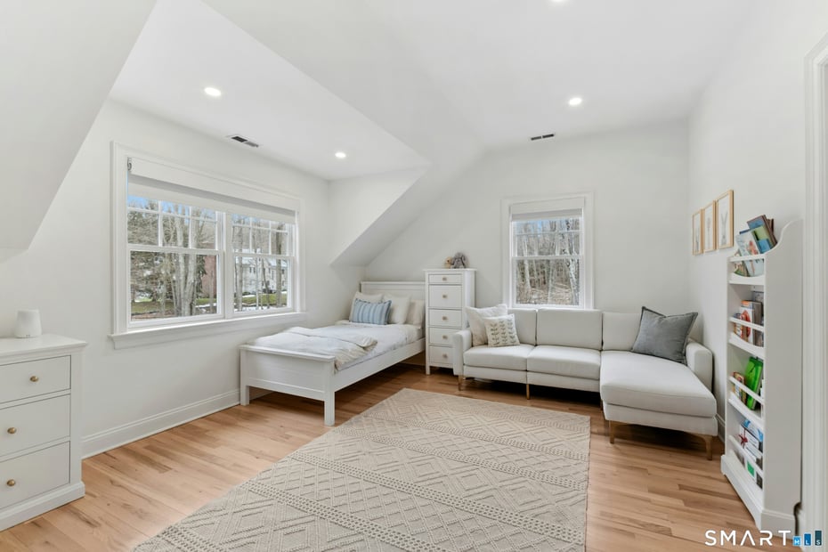 7 Homeward Lane Photo 24