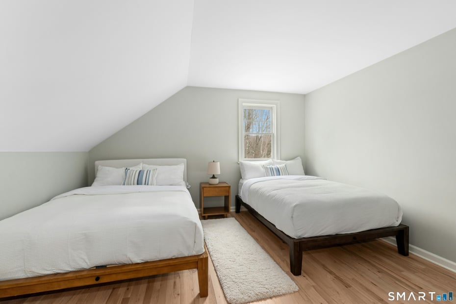 7 Homeward Lane Photo 27