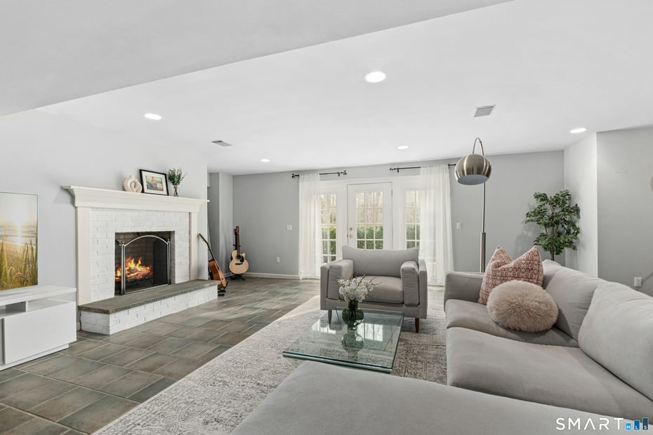 7 Homeward Lane Photo 30