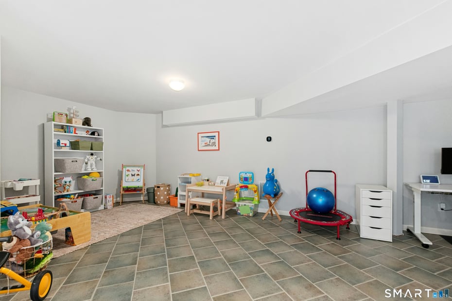 7 Homeward Lane Photo 31