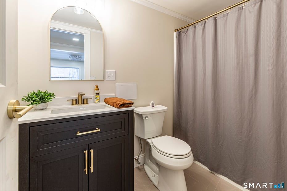 429 Lakeside Road Photo 33