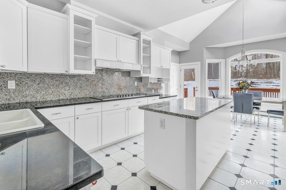 461 Amity Road Photo 19