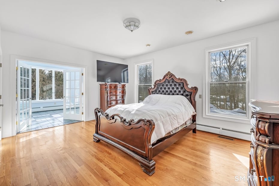 461 Amity Road Photo 22