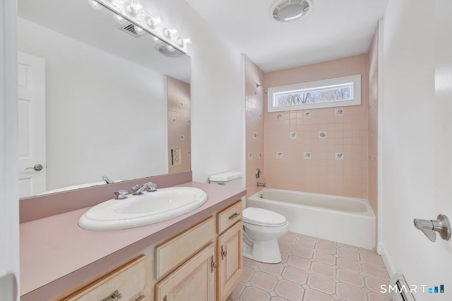 461 Amity Road Photo 28