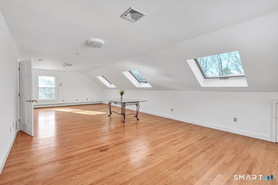 461 Amity Road Photo 30