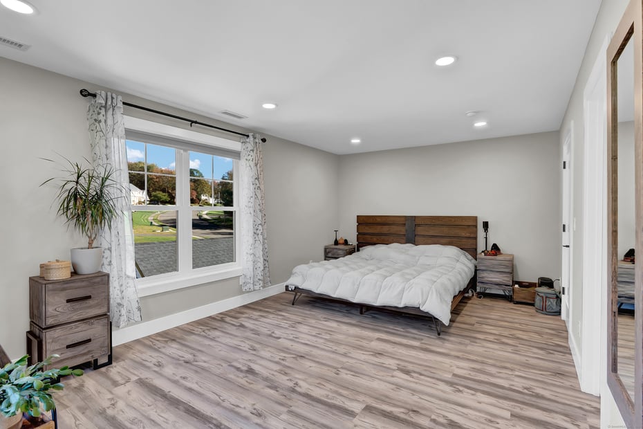 126 Harvard Place Photo 11