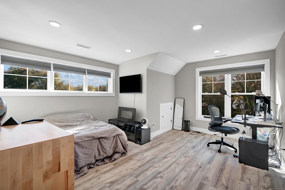 126 Harvard Place Photo 20