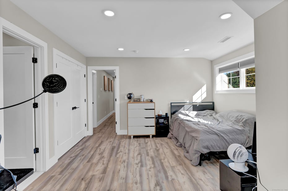 126 Harvard Place Photo 21