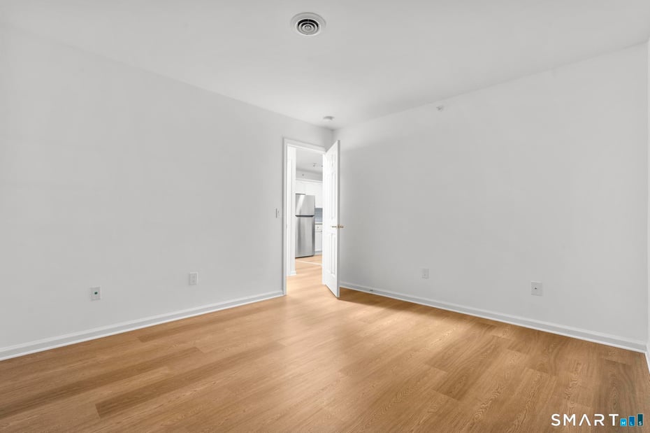 468 Main Street  #318 Photo 32