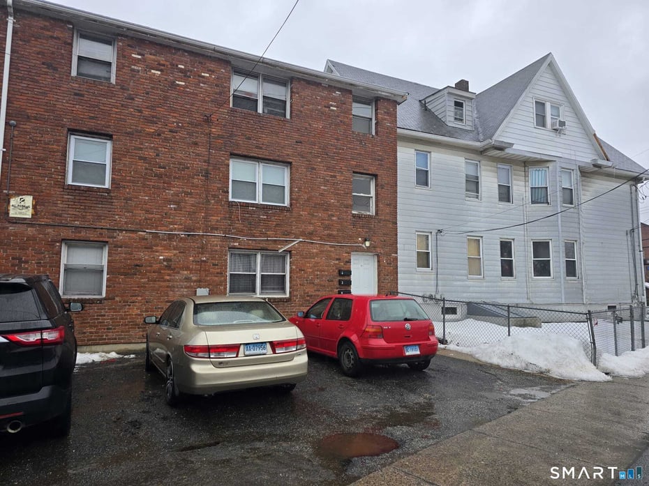 880 First Avenue Photo 1