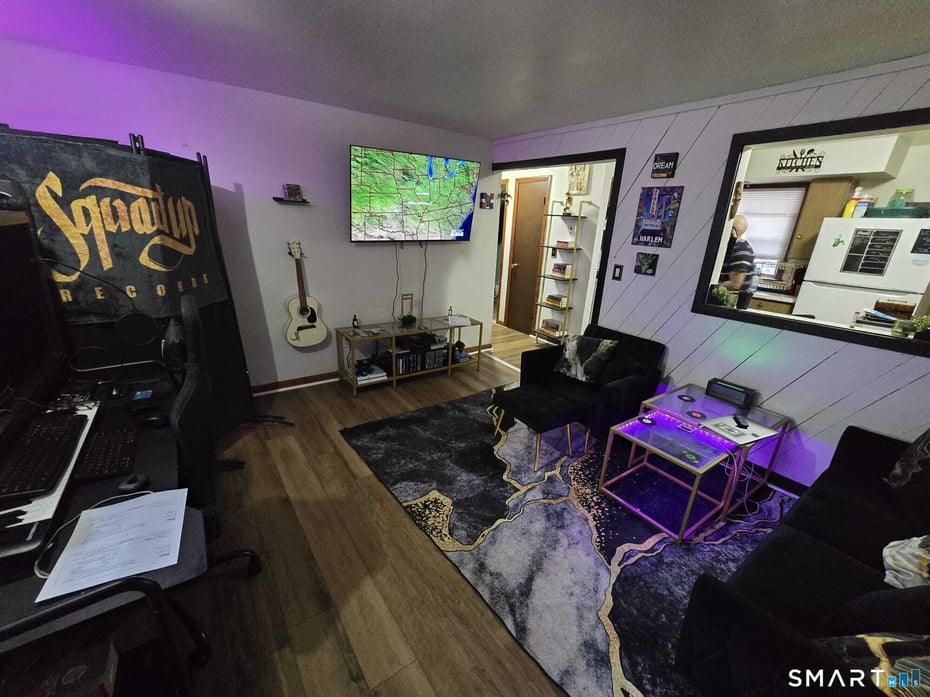 880 First Avenue Photo 6