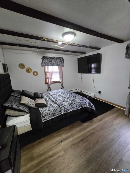 880 First Avenue Photo 9