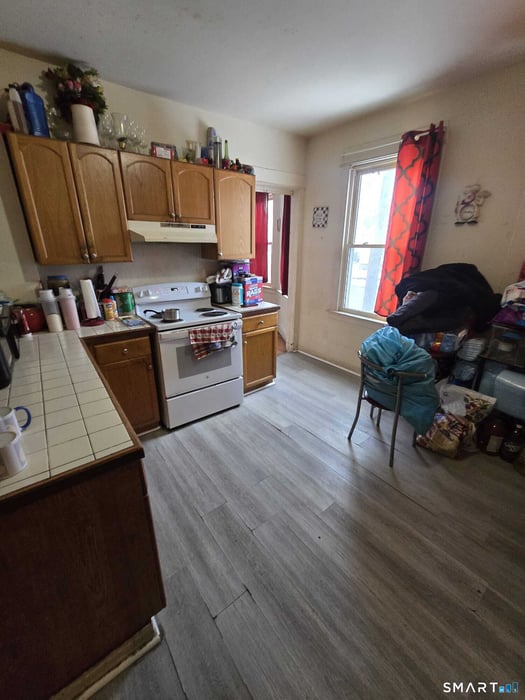 880 First Avenue Photo 14