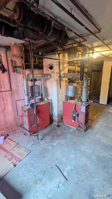 880 First Avenue Photo 20