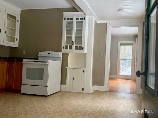 41 Maple Avenue Photo 6